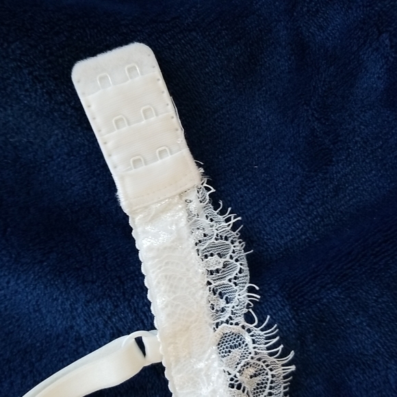 White lace bralette sz s - Picture 4 of 10